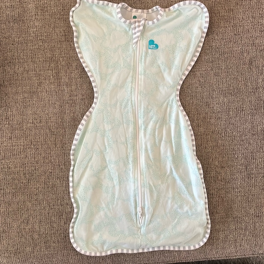 Love to Dream Baby Swaddle Mint Moon and Star - Size Small. Organic Swaddle Up